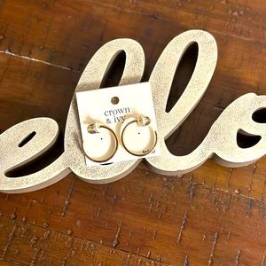 Crown Ivy Blue Earrings